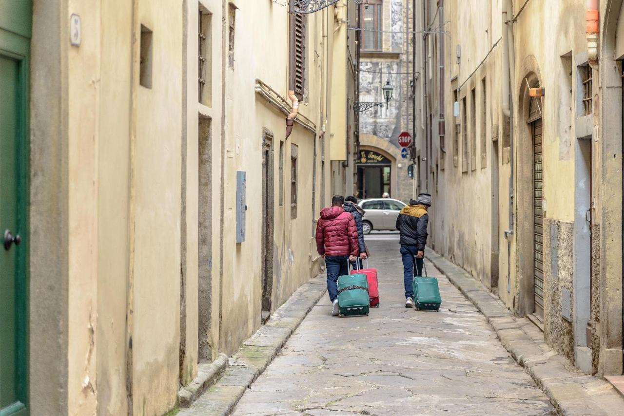 Monnalisa Apartment Tra Pitti E Ponte Vecchio Firenze Bagian luar foto